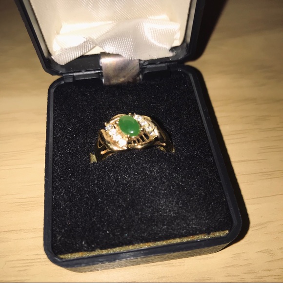 Jewelry - Elegant ring